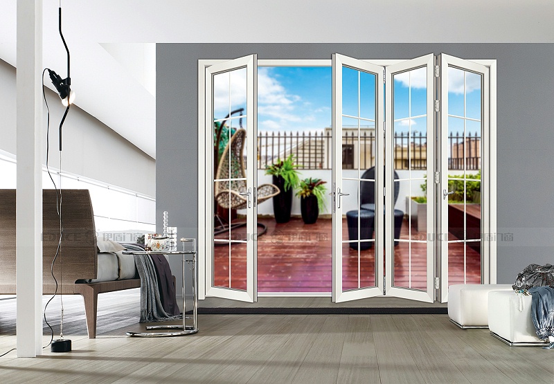 加盟系統(tǒng)門窗廠家，應(yīng)注意哪些事項？埃菲爾折疊門 爵士白