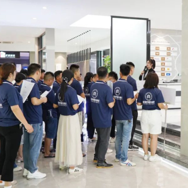 伊盾門窗精準賦能，成就大商丨伊盾商學院四大體系化培訓強勢賦能終端！